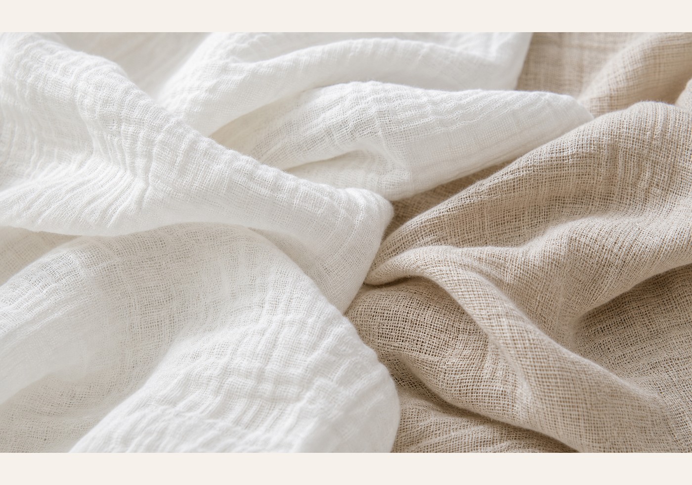 Gauze sleepwear fabric with airy crinkled texture